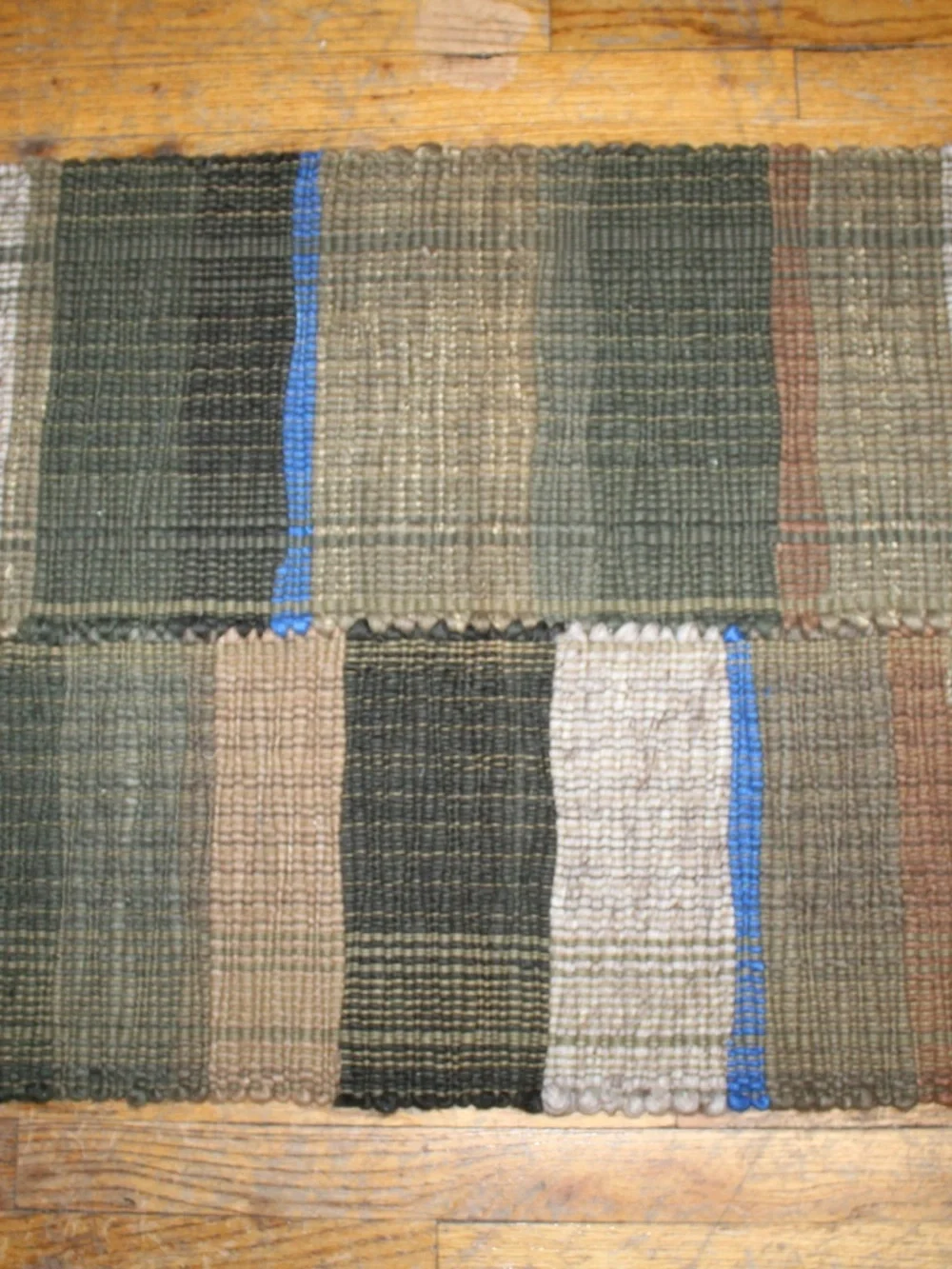 Williams Sonoma Hadloom Cut Shuttle Weave Rug. Sz. 2